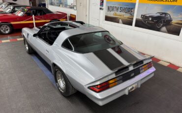 Chevrolet-Camaro-1981-Coupe-33