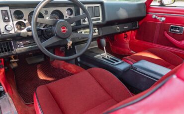 Chevrolet-Camaro-1981-Coupe-33