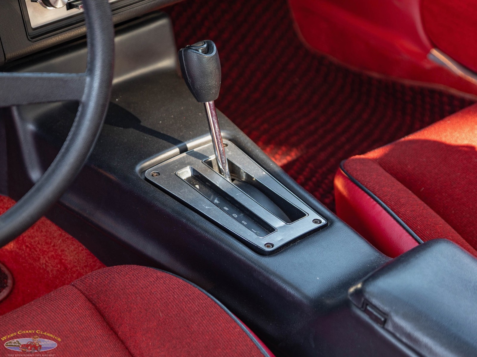 Chevrolet-Camaro-1981-Coupe-35