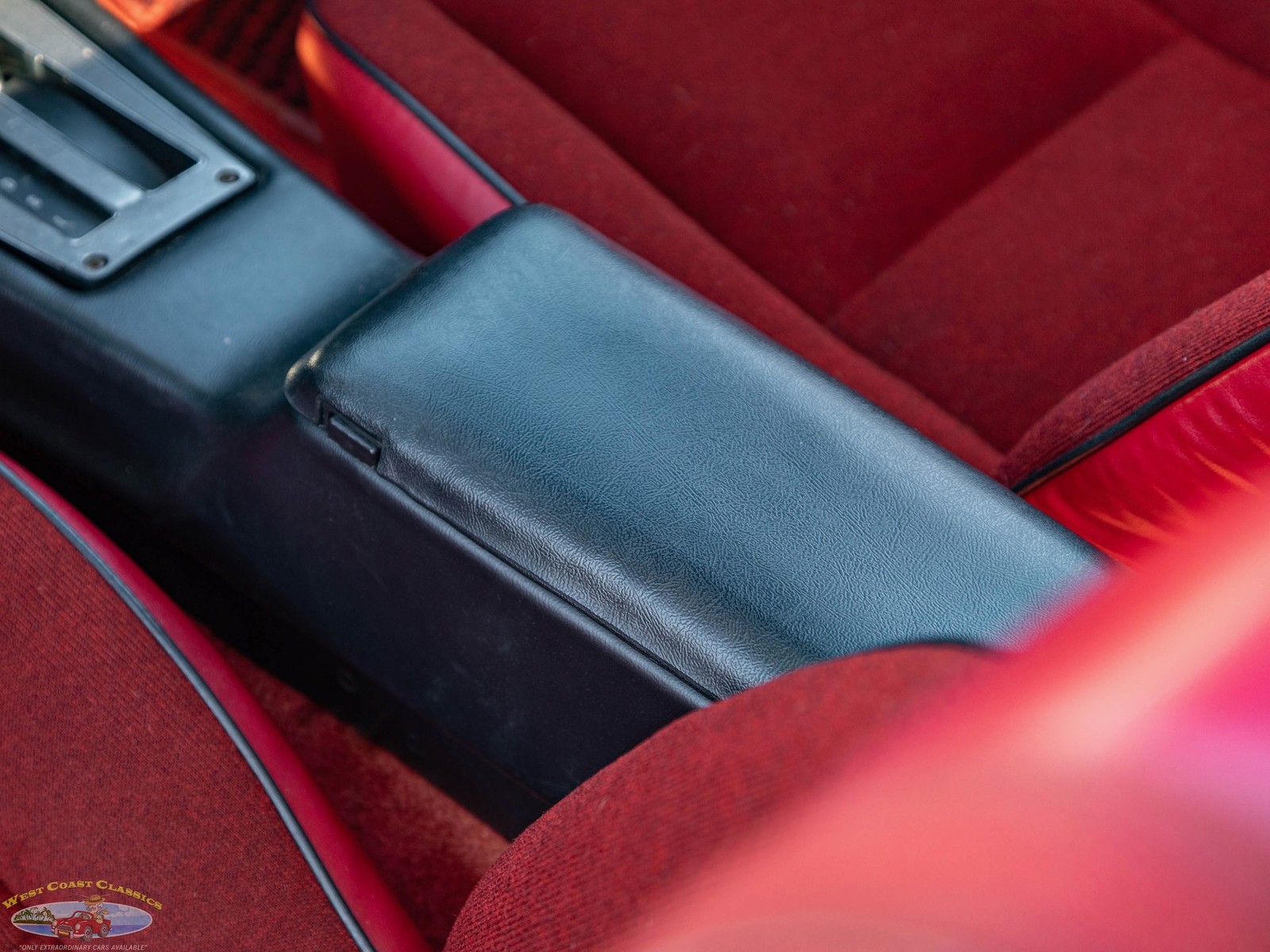 Chevrolet-Camaro-1981-Coupe-36