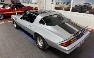 Chevrolet-Camaro-1981-Coupe-7