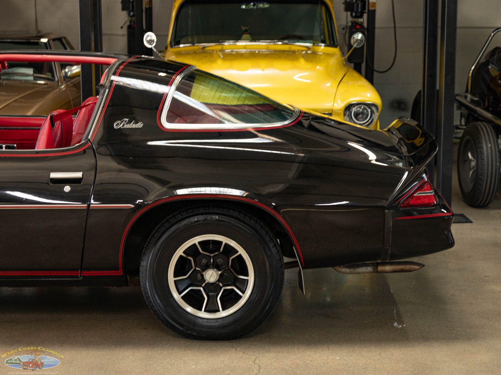 Chevrolet-Camaro-1981-Coupe-7