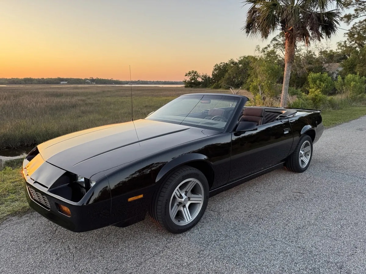 Chevrolet-Camaro-1987-Black-Black-1
