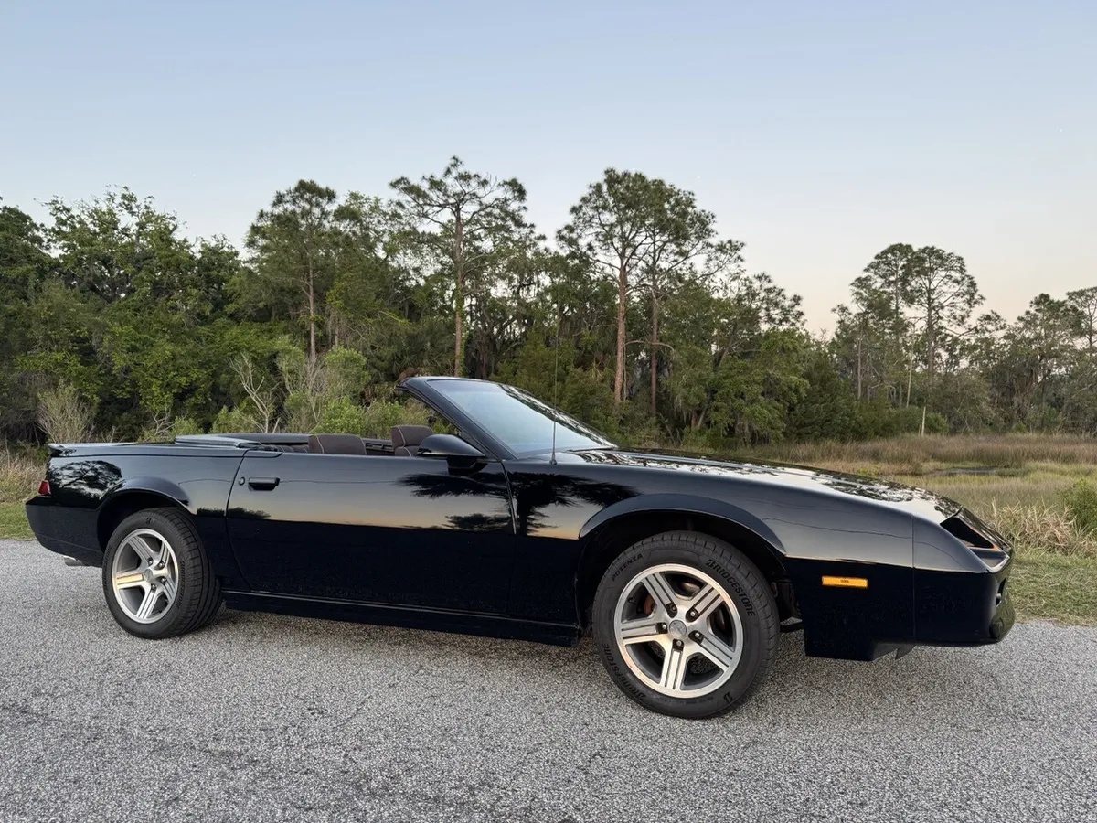 Chevrolet-Camaro-1987-Black-Black-10