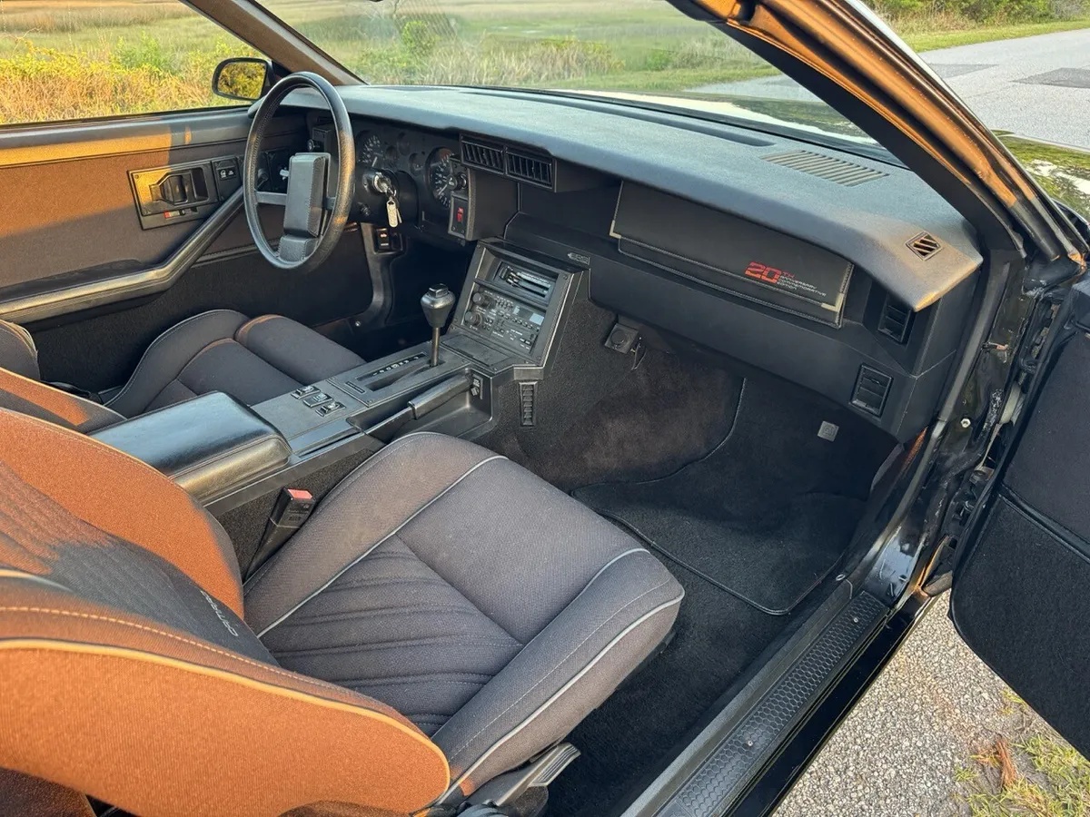 Chevrolet-Camaro-1987-Black-Black-19