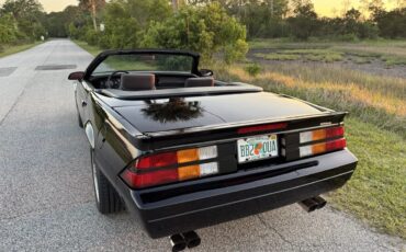 Chevrolet-Camaro-1987-Black-Black-3