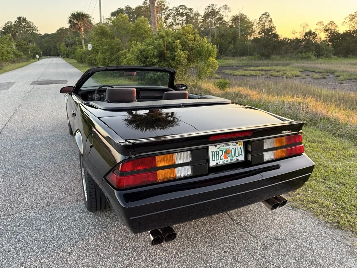 Chevrolet-Camaro-1987-Black-Black-3