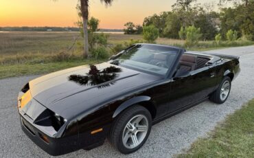 Chevrolet-Camaro-1987-Black-Black