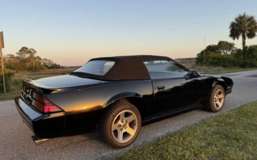 Chevrolet-Camaro-1987-Black-Black-4