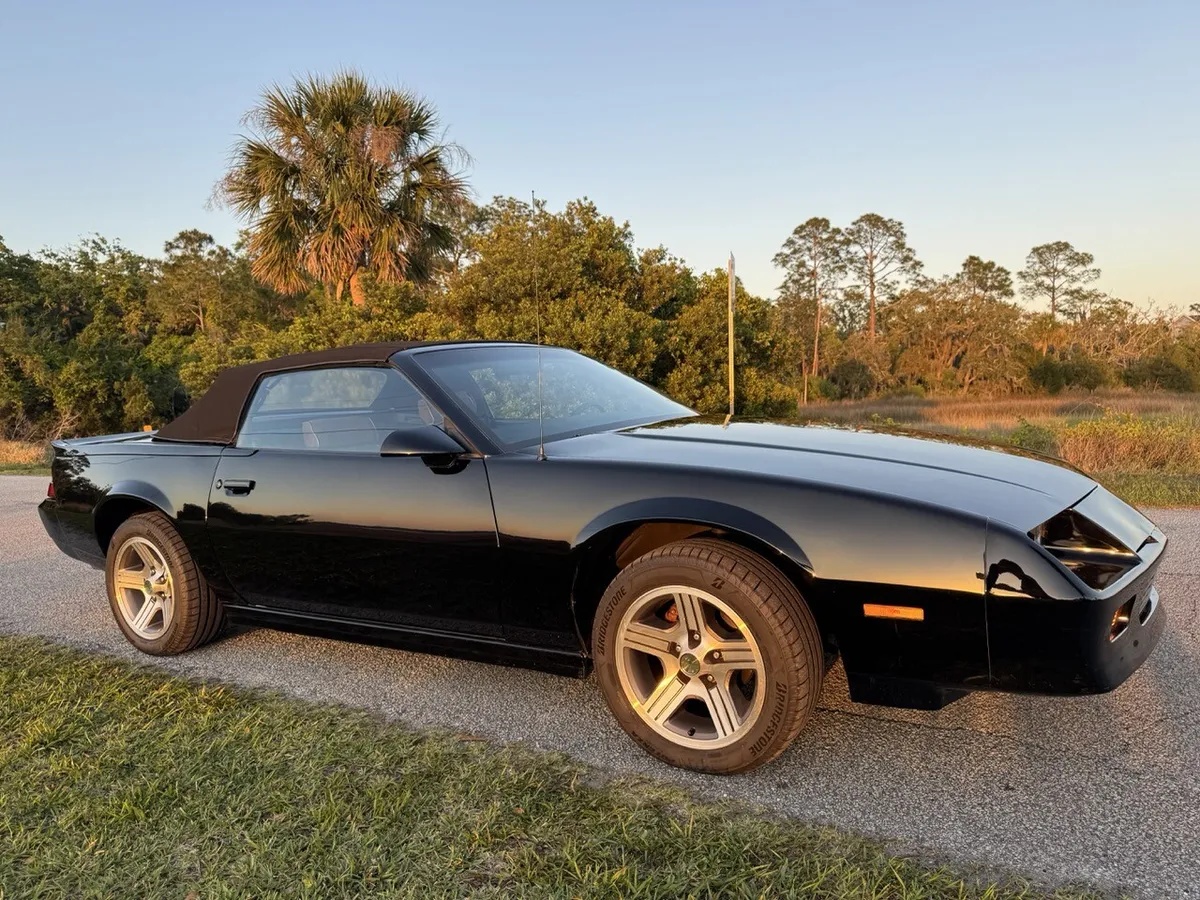 Chevrolet-Camaro-1987-Black-Black-5