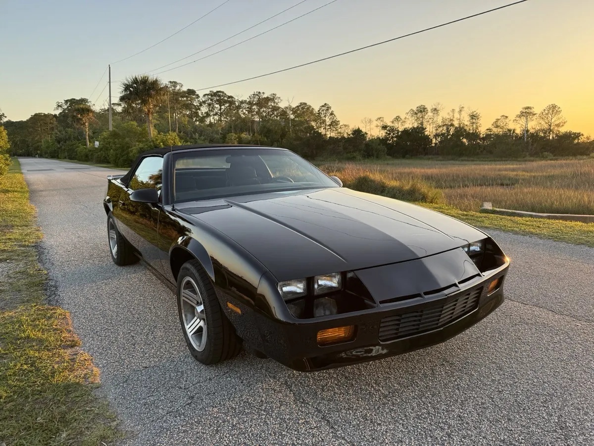 Chevrolet-Camaro-1987-Black-Black-9