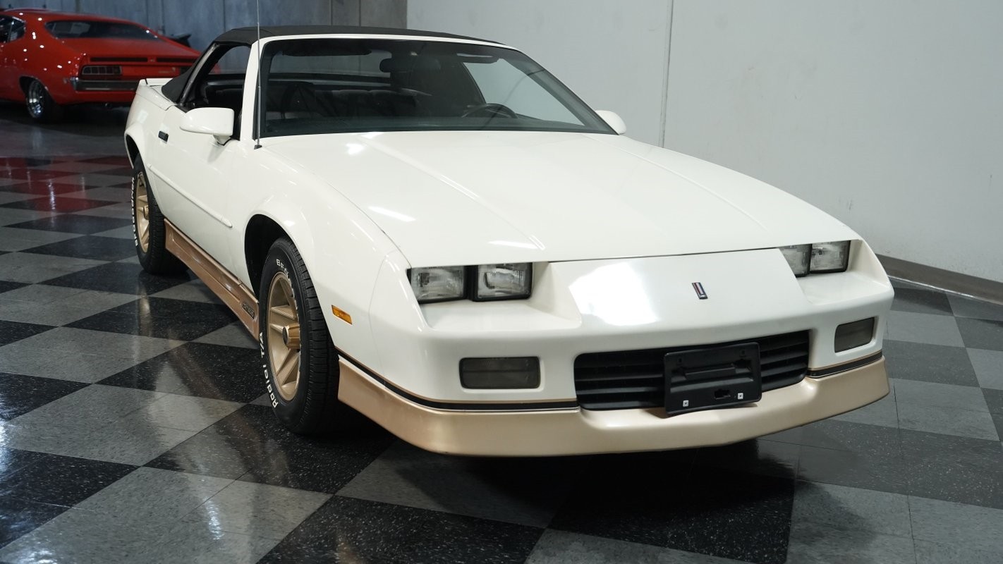 Chevrolet-Camaro-1988-Convertible-14