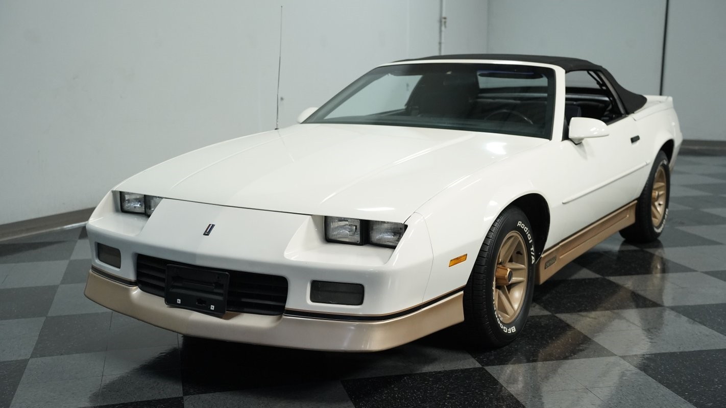Chevrolet-Camaro-1988-Convertible-16