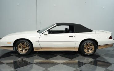 Chevrolet-Camaro-1988-Convertible-2