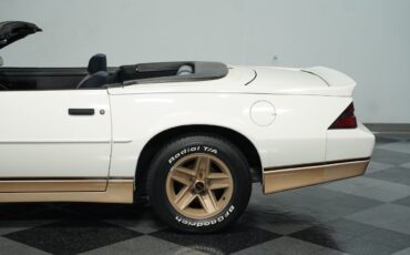Chevrolet-Camaro-1988-Convertible-22