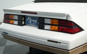 Chevrolet-Camaro-1988-Convertible-23