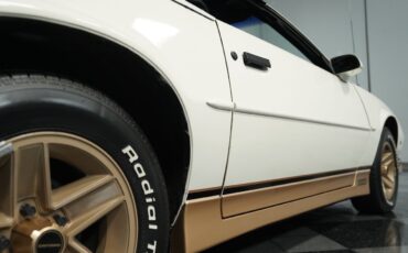 Chevrolet-Camaro-1988-Convertible-25