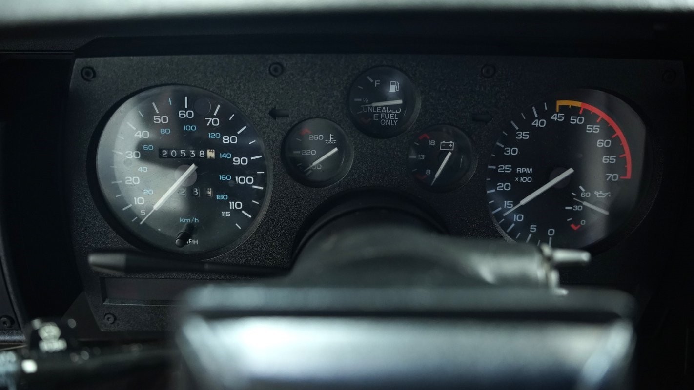 Chevrolet-Camaro-1988-Convertible-35