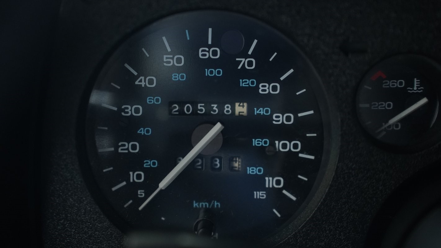 Chevrolet-Camaro-1988-Convertible-36