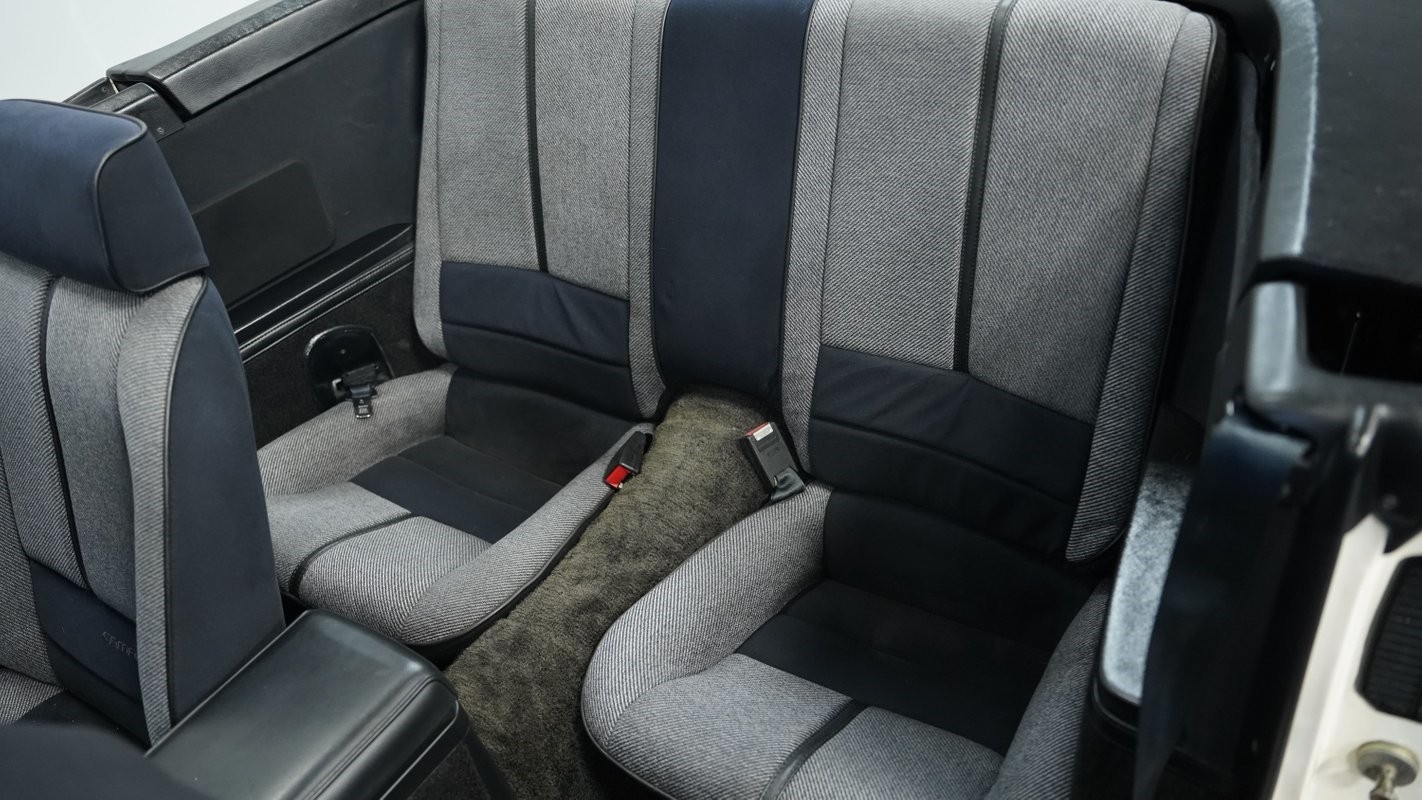 Chevrolet-Camaro-1988-Convertible-39