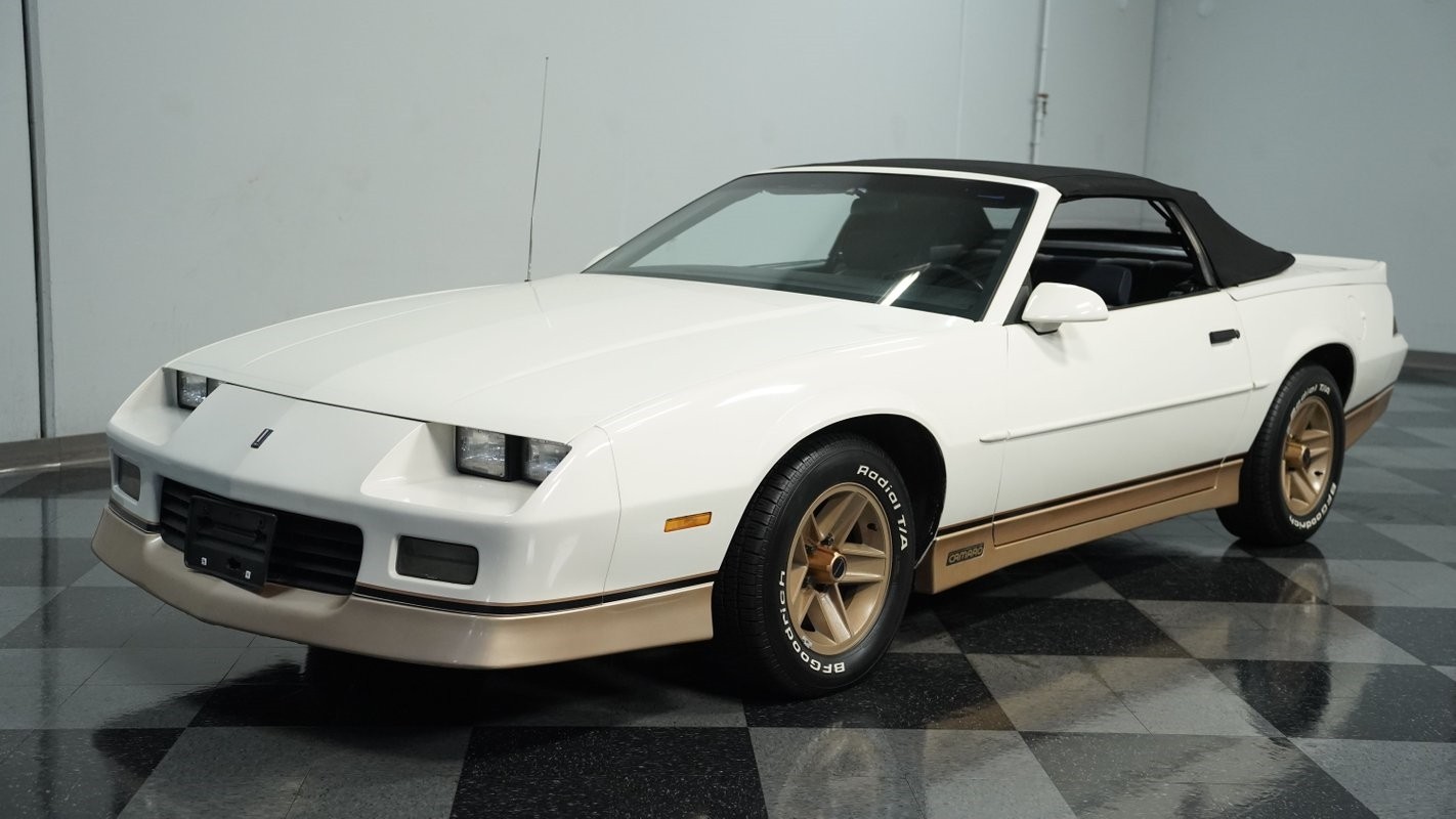 Chevrolet-Camaro-1988-Convertible-5