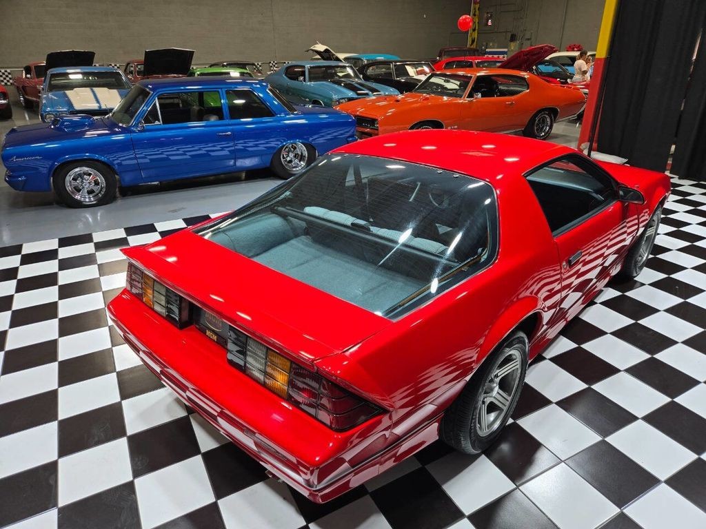 Chevrolet-Camaro-1988-Hatchback-4