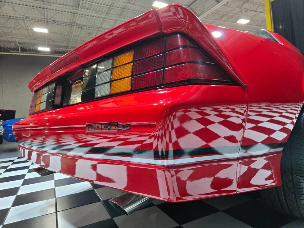 Chevrolet-Camaro-1988-Hatchback-6