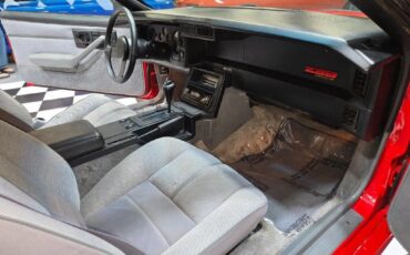 Chevrolet-Camaro-1988-Hatchback-9