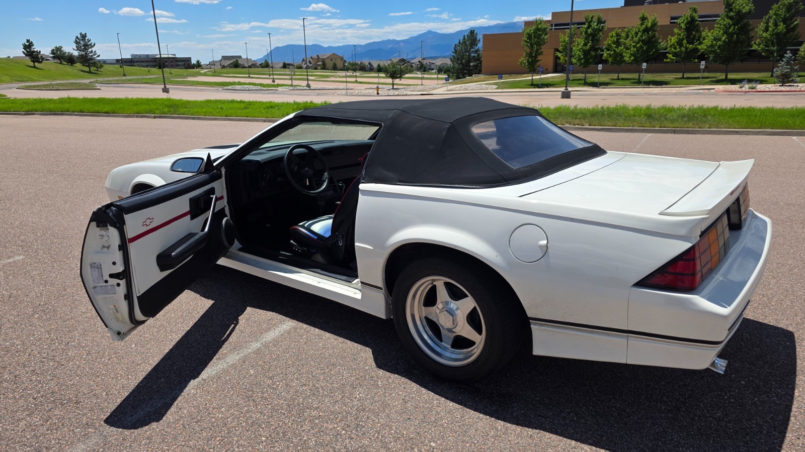 Chevrolet-Camaro-1989-Convertible-12