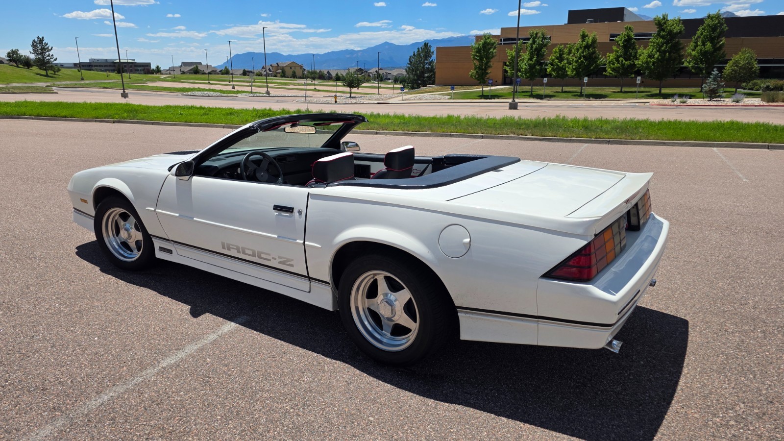 Chevrolet-Camaro-1989-Convertible-15