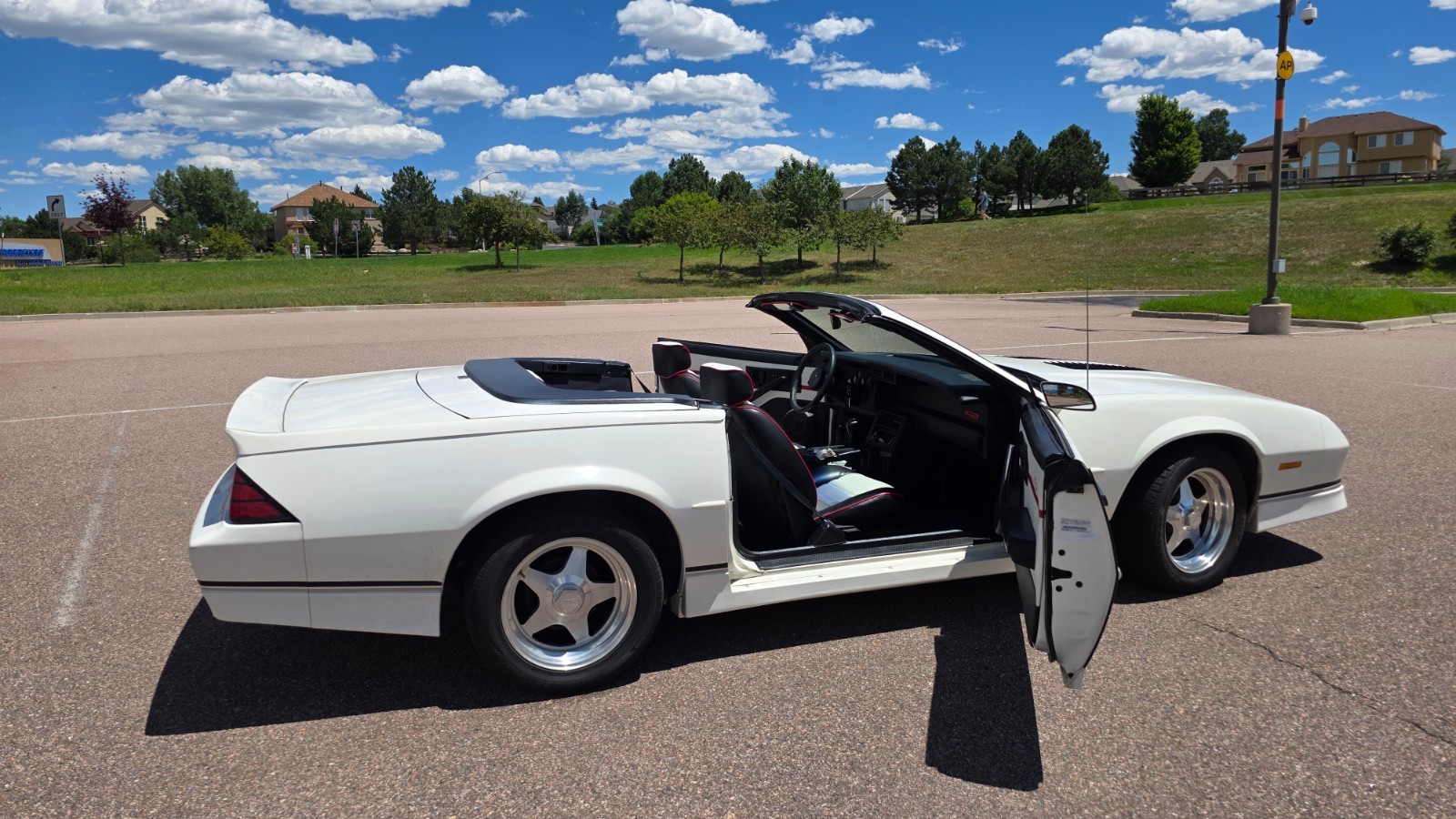 Chevrolet-Camaro-1989-Convertible-21