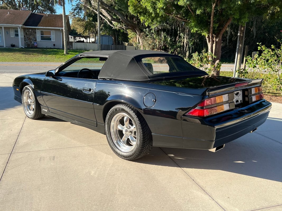 Chevrolet-Camaro-1989-Convertible-22