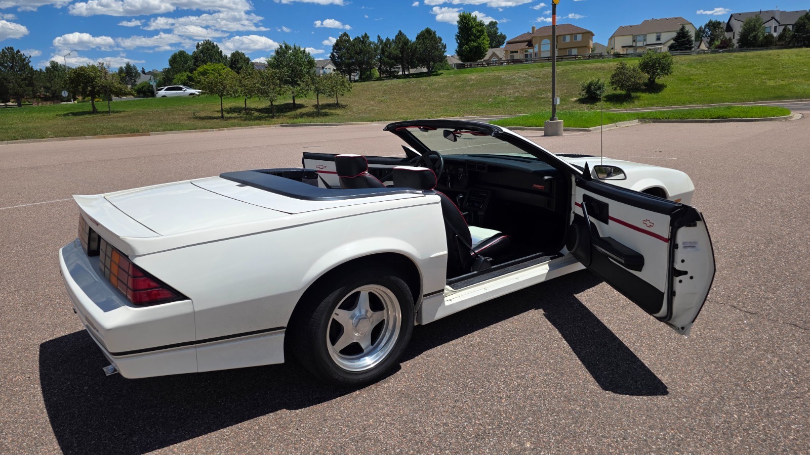Chevrolet-Camaro-1989-Convertible-22