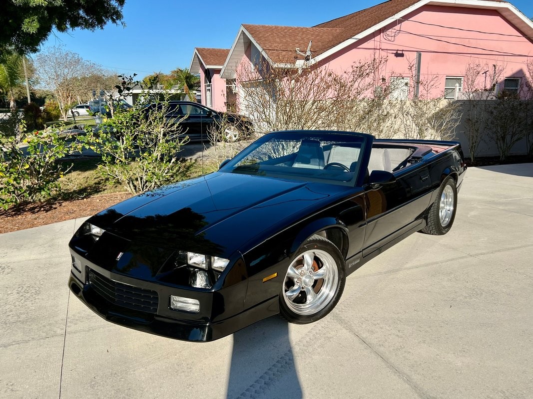 Chevrolet-Camaro-1989-Convertible-23