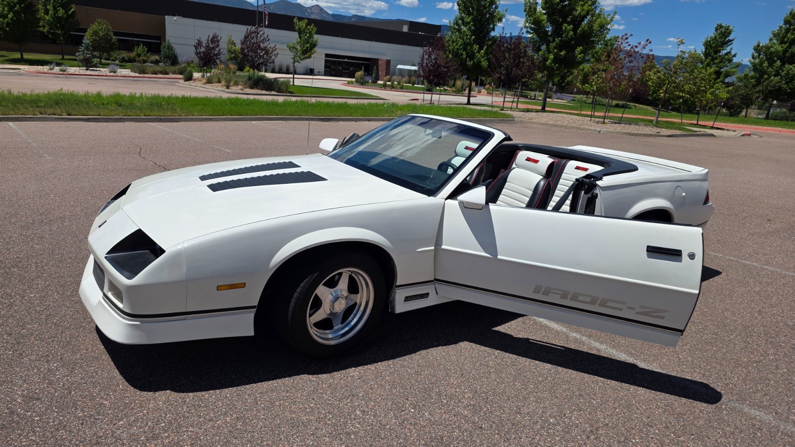 Chevrolet-Camaro-1989-Convertible-24