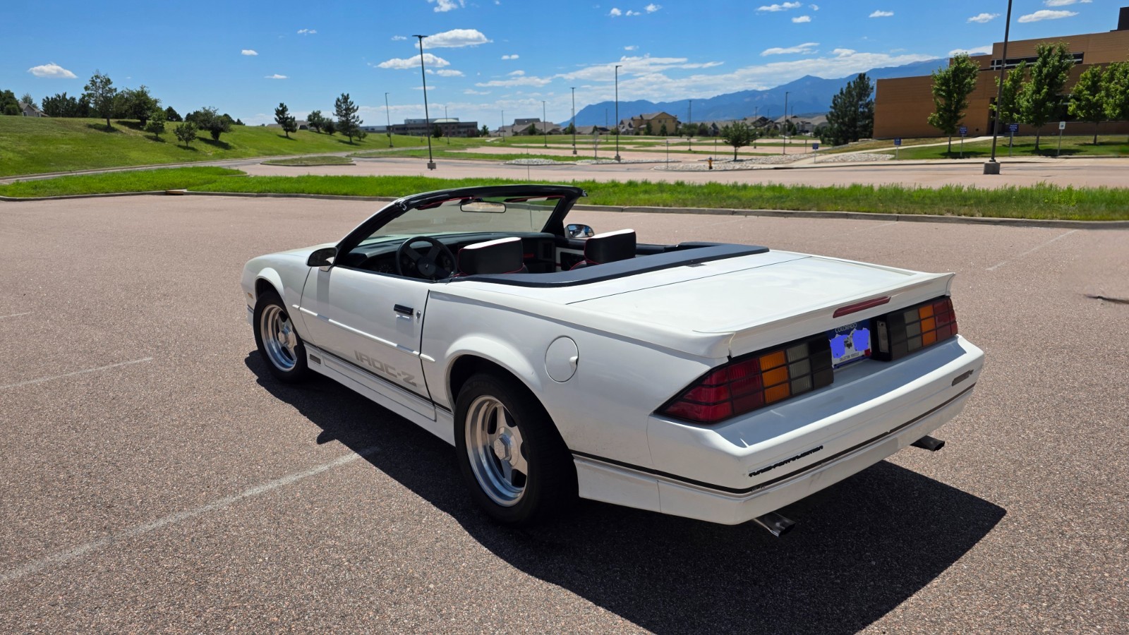 Chevrolet-Camaro-1989-Convertible-26