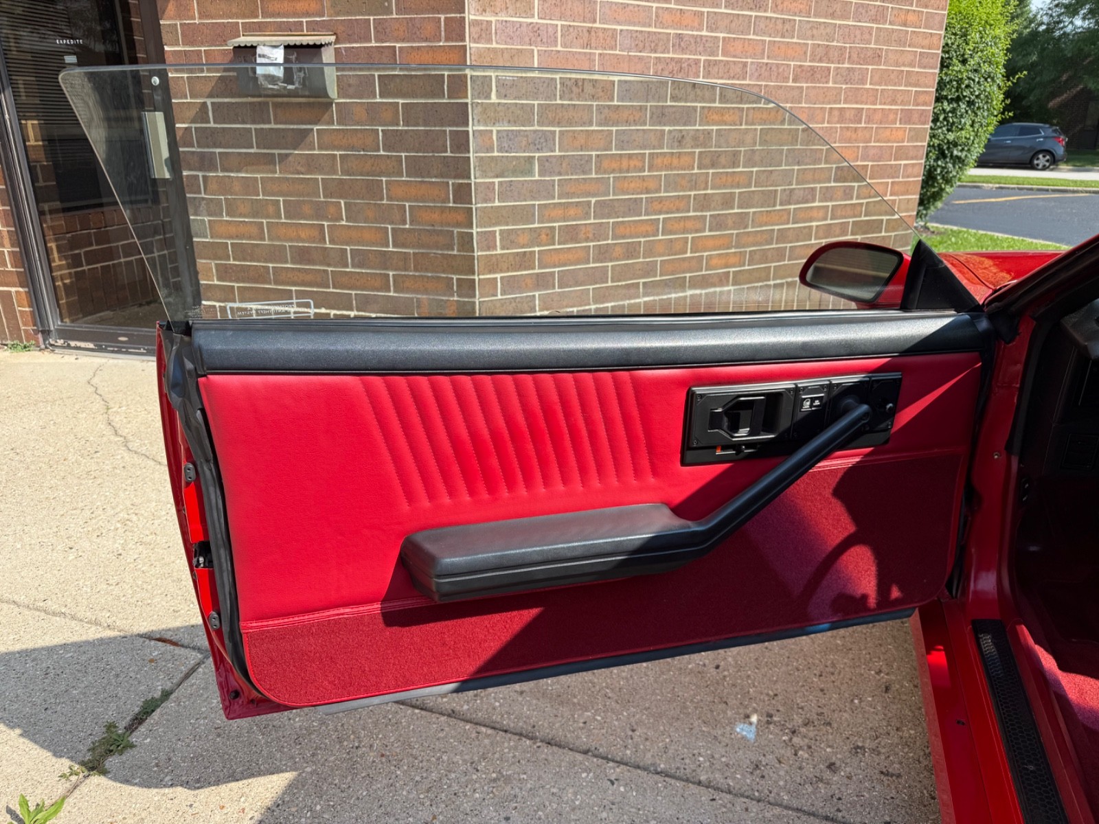 Chevrolet-Camaro-1989-Convertible-26