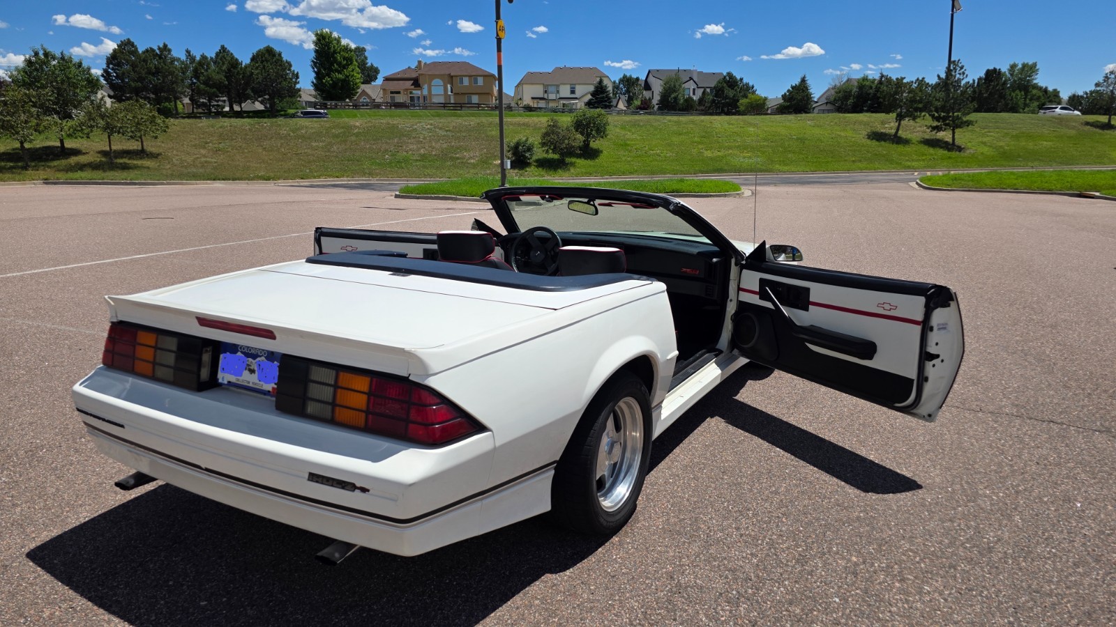 Chevrolet-Camaro-1989-Convertible-27