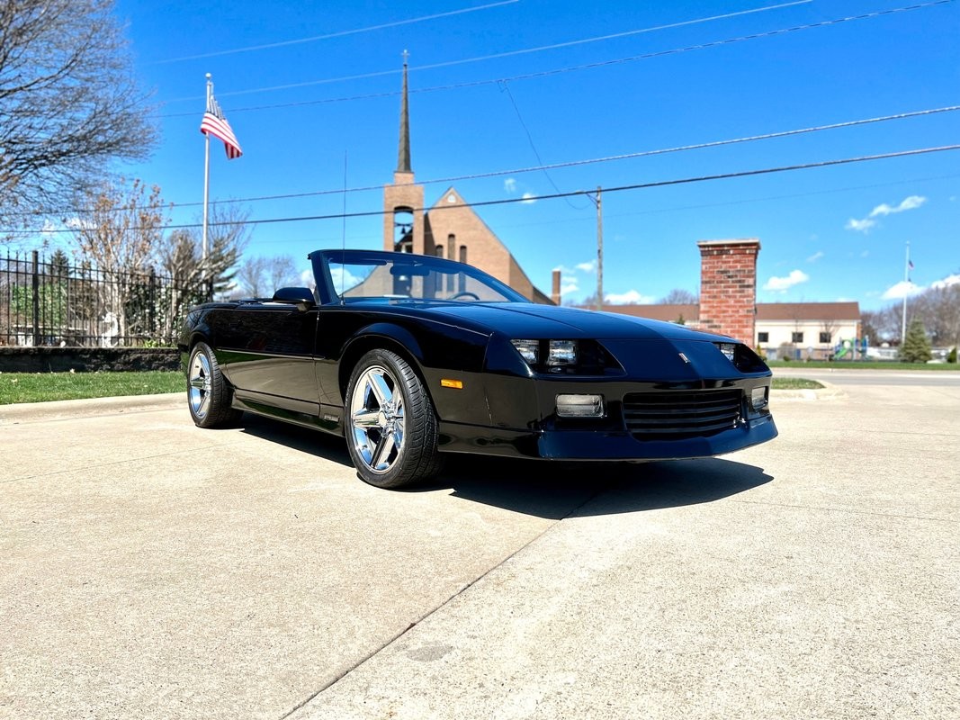 Chevrolet-Camaro-1989-Convertible-3