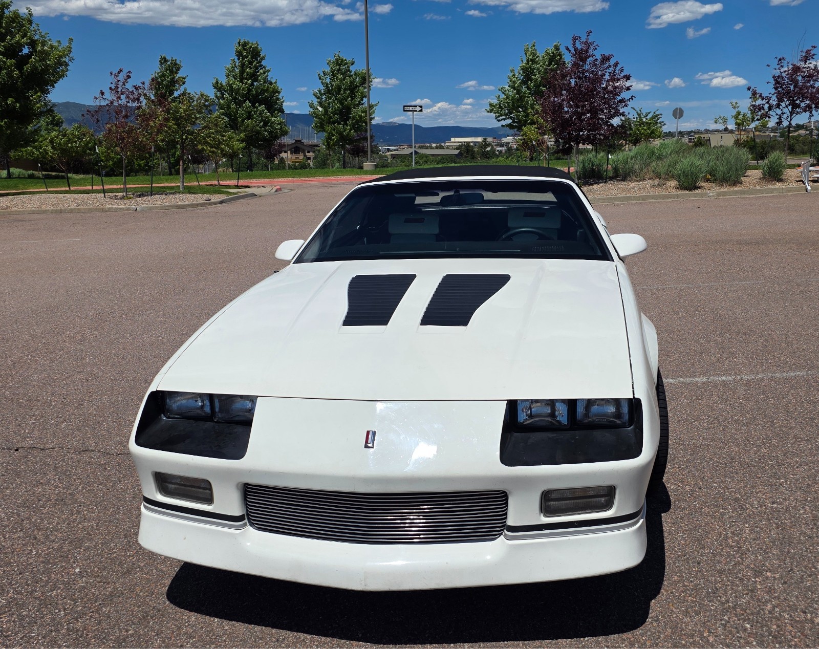 Chevrolet-Camaro-1989-Convertible-3
