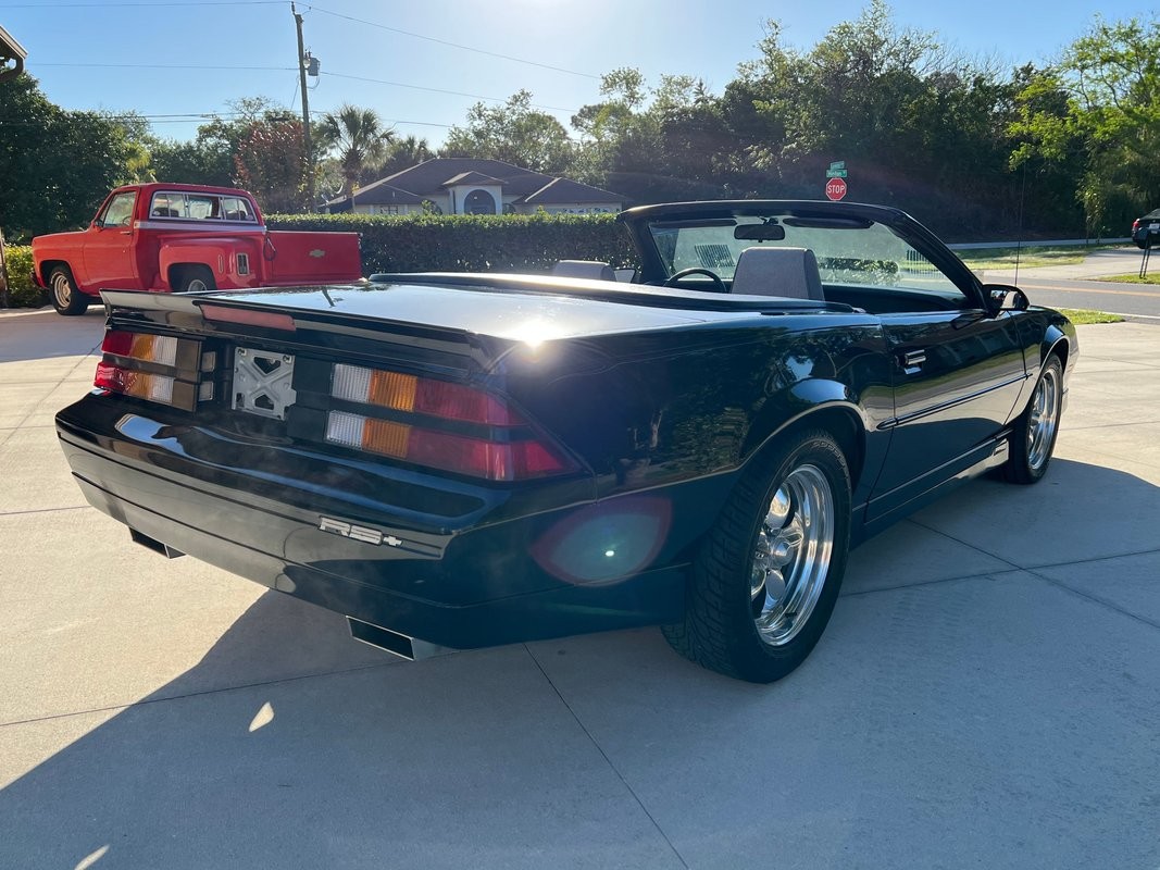Chevrolet-Camaro-1989-Convertible-30