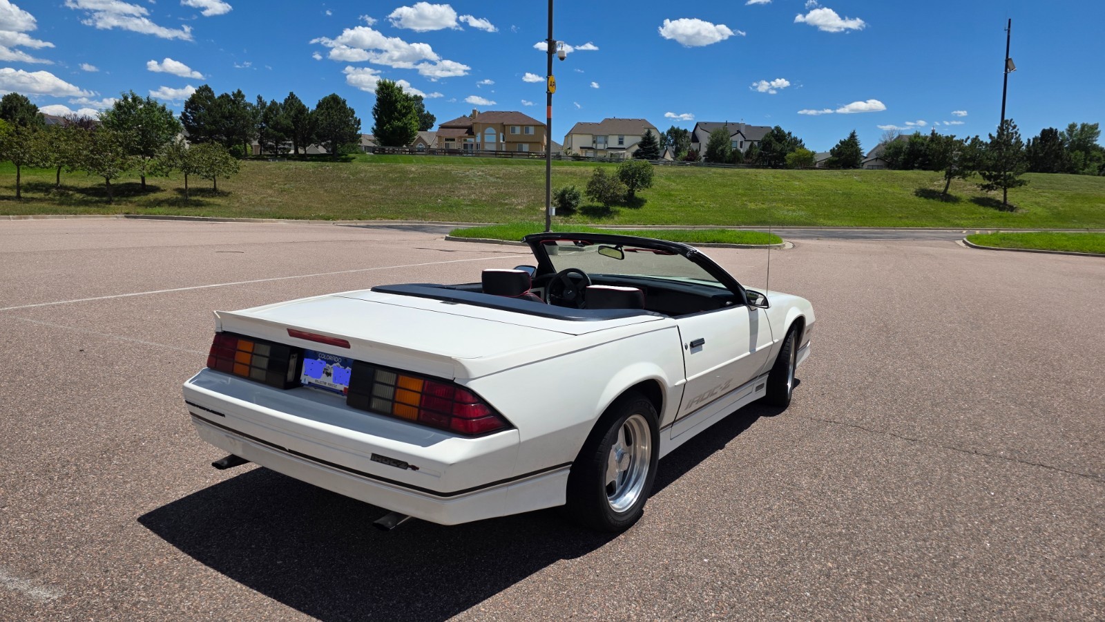 Chevrolet-Camaro-1989-Convertible-30