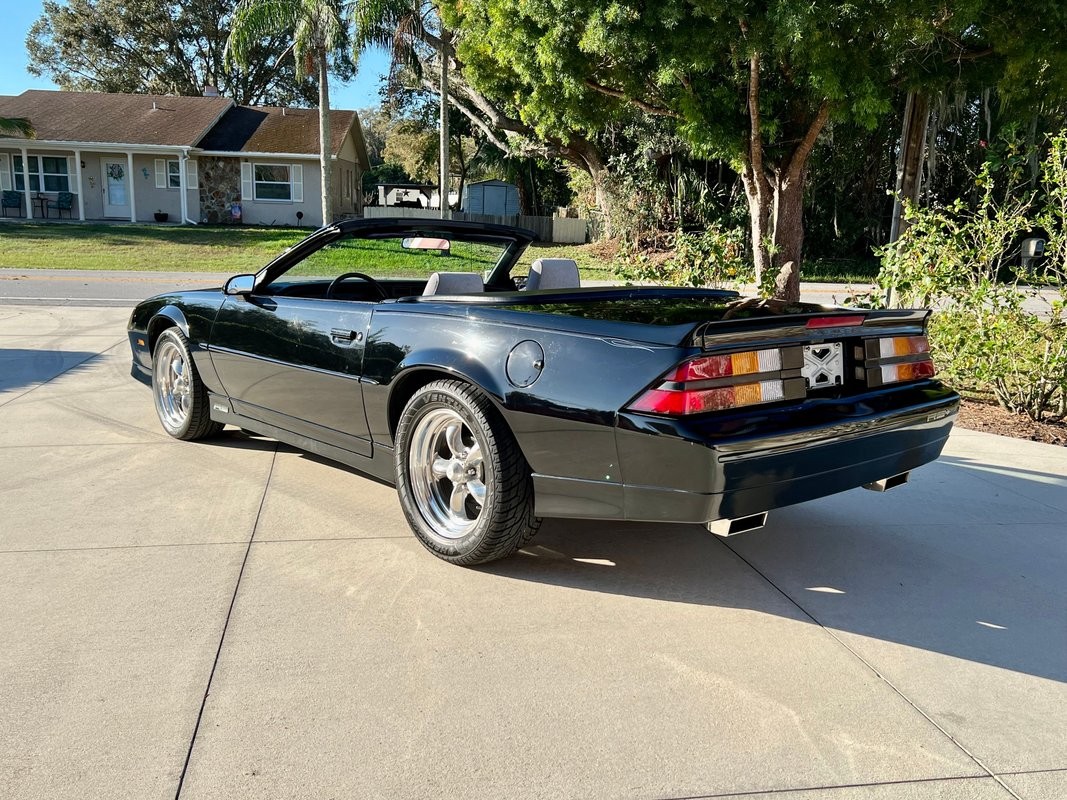 Chevrolet-Camaro-1989-Convertible-33