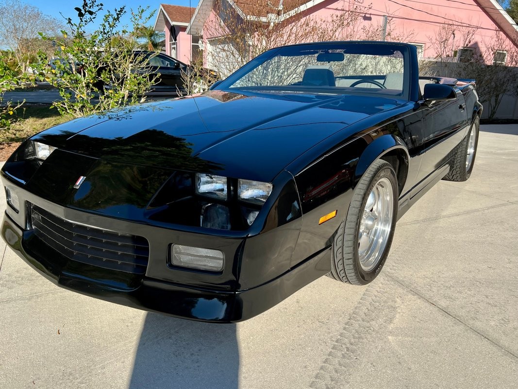 Chevrolet-Camaro-1989-Convertible-36