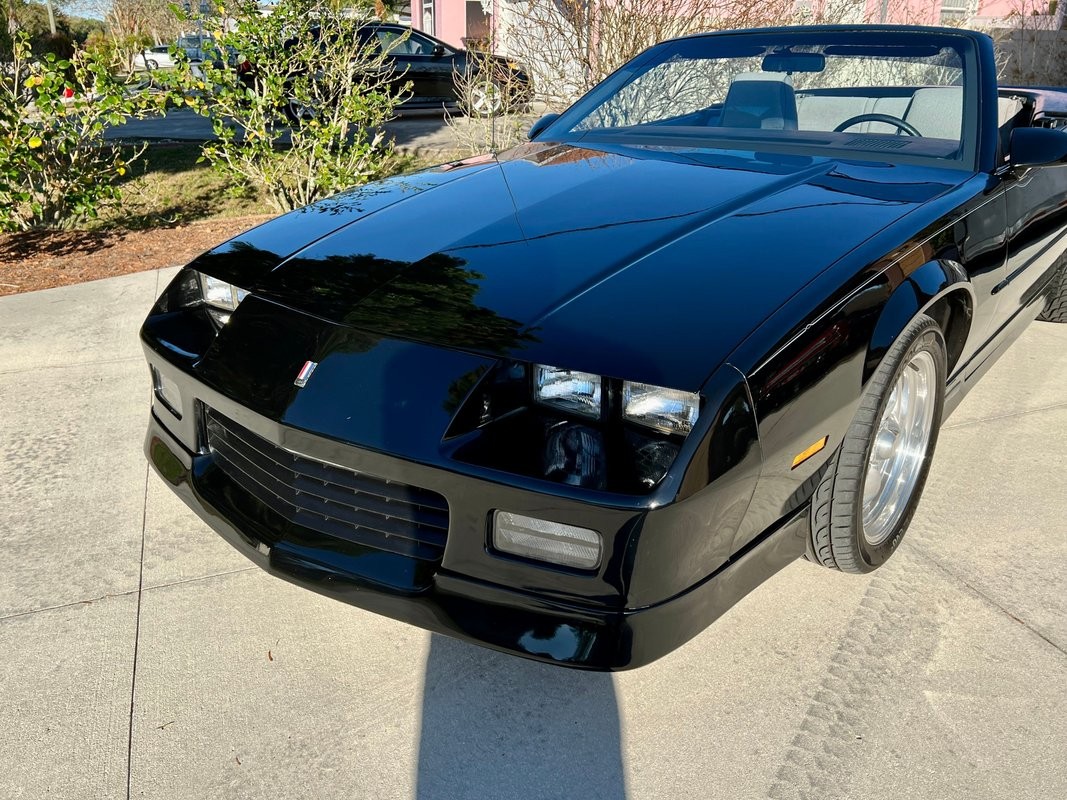 Chevrolet-Camaro-1989-Convertible-37