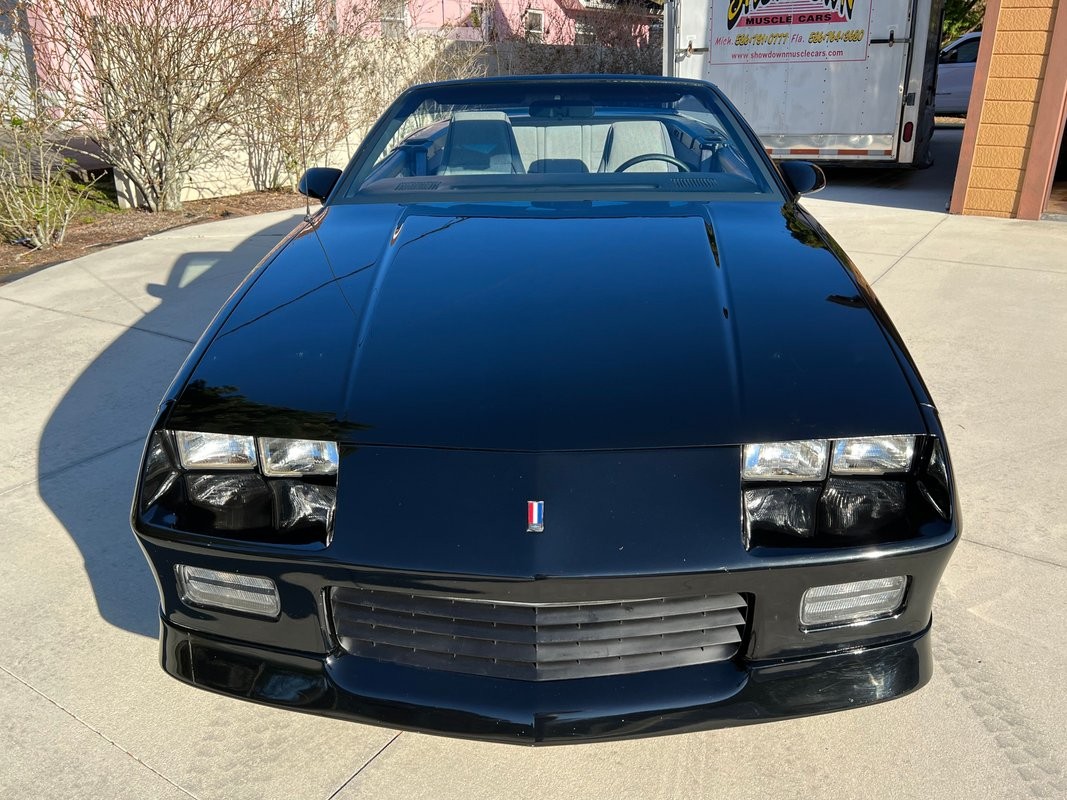 Chevrolet-Camaro-1989-Convertible-38