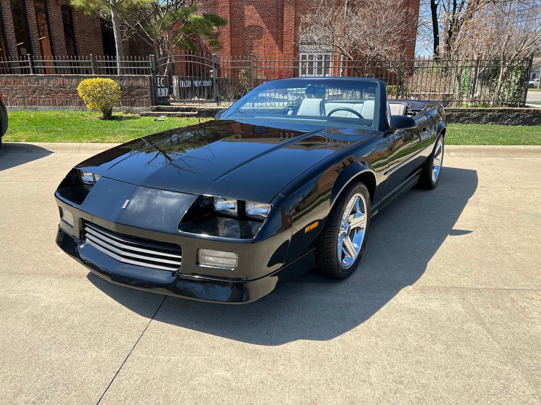 Chevrolet-Camaro-1989-Convertible-8