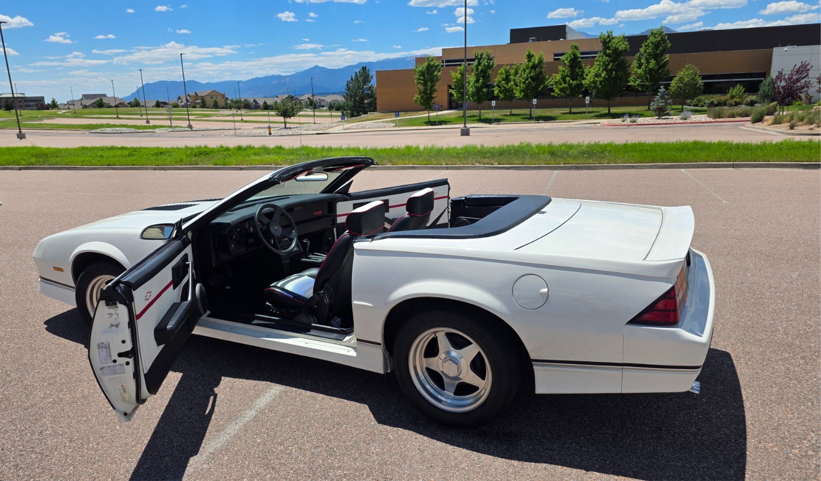 Chevrolet-Camaro-1989-Convertible-8