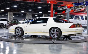 Chevrolet-Camaro-1989-Coupe-11