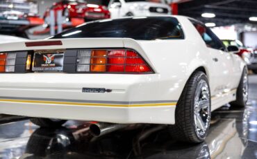 Chevrolet-Camaro-1989-Coupe-15